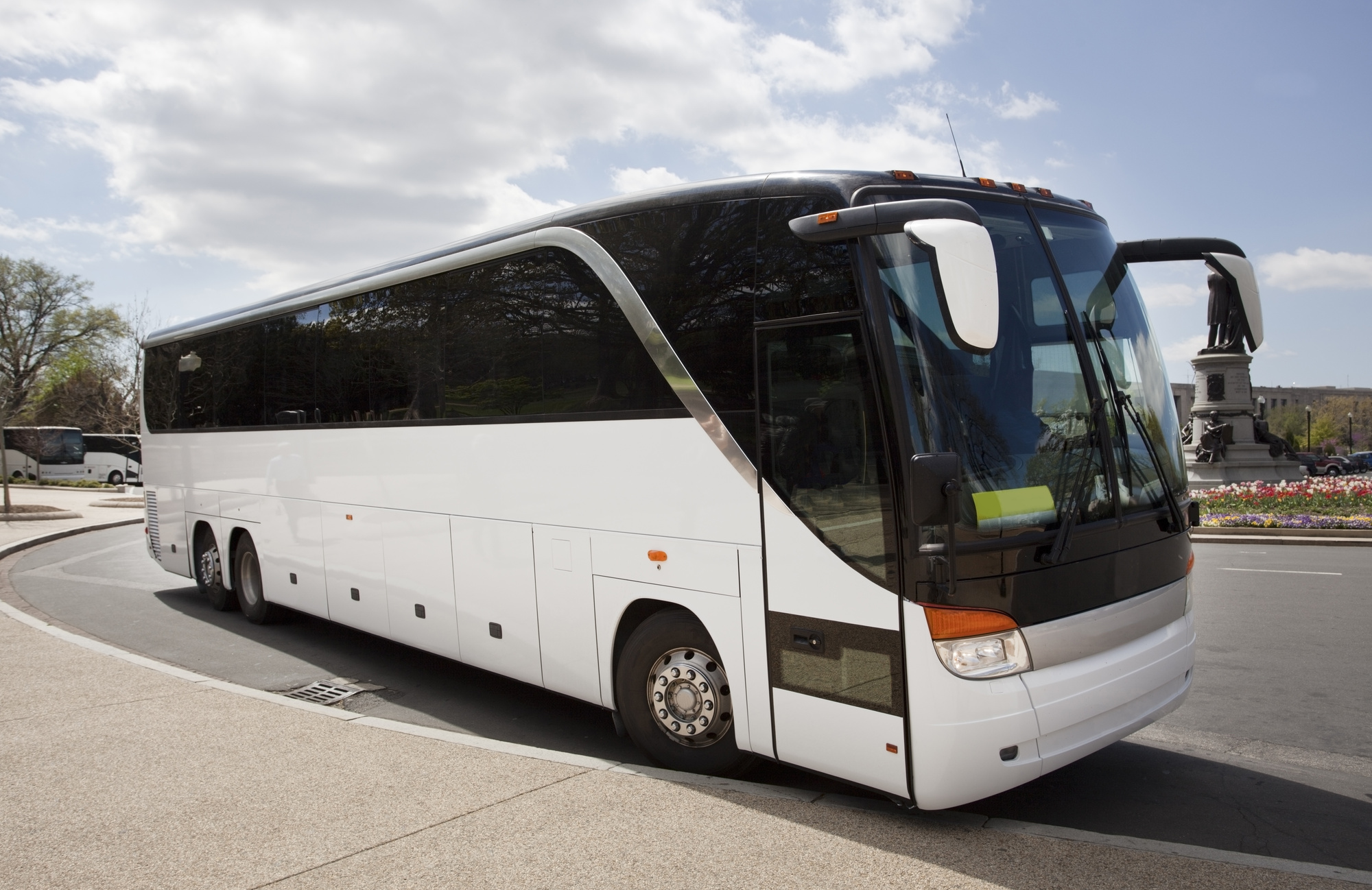 Why Look for The Best Party Bus Rental Near Me?